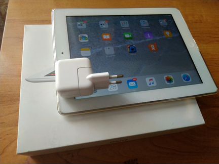 Apple iPad 2 WiFi модель 1395