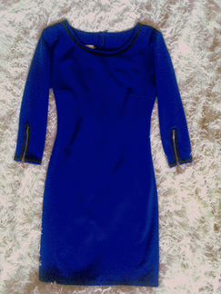 Платье глубокого синего цвета