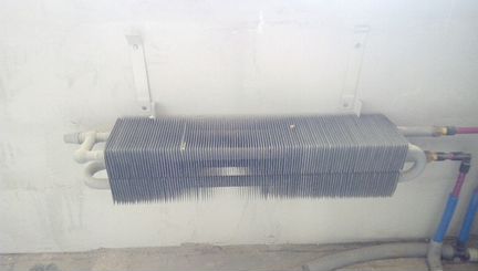Конвекторный радиатор отопления водяной, концевой