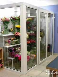 Холодильная камера-витрина для цветов