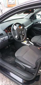 Opel Astra 1.8 AT, 2011, седан
