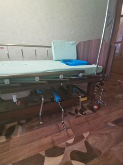 Кровать для ухода за лежачими больными с переворот