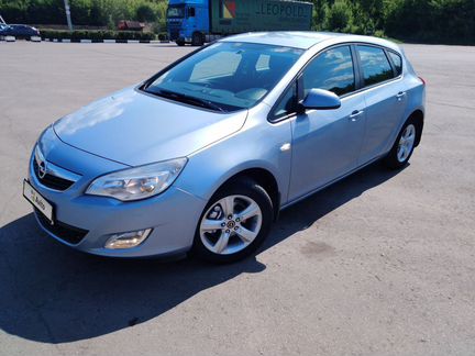 Opel Astra 1.6 МТ, 2011, 105 000 км