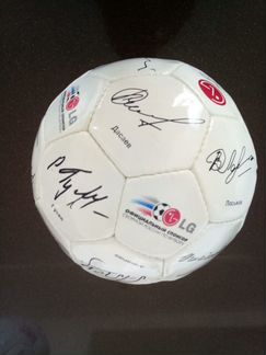 Футбольный мяч с автографами сборной России