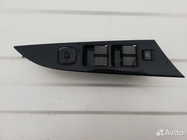 Блок управления стеклоподъемника Mazda 3 BK