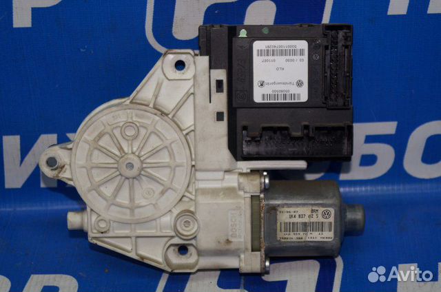 Моторчик стеклоподъемника передний левый Audi A3