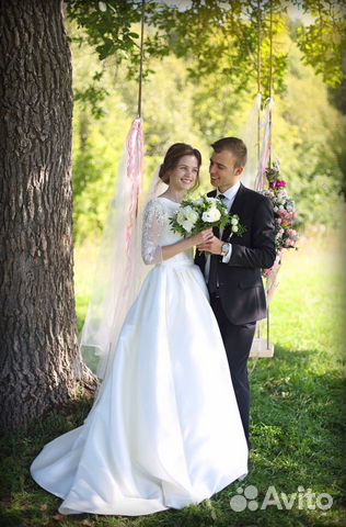 Атласное свадебное платье «Leo»