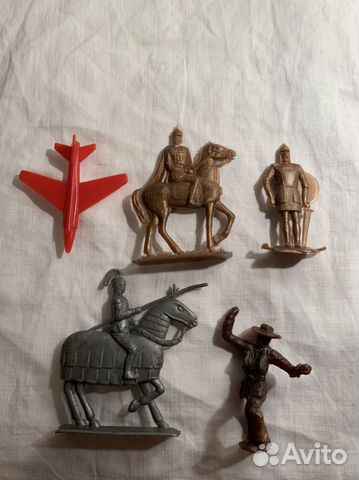 Модель солдитики, рыцари, самолет. 90-е года