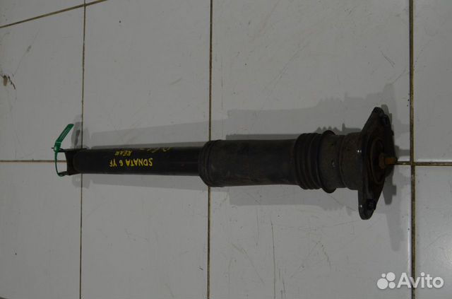 Стойка амортизатора задняя Hyundai Sonata YF 2.4