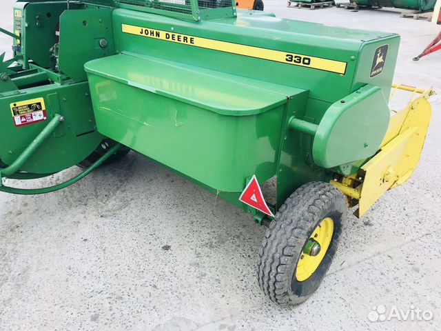 Пресс подборщик тюковый John Deere 330