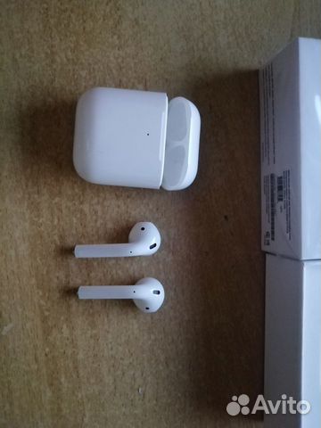 Копия наушников airpods 2 (с проблемой)