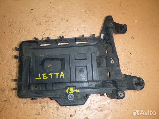Поддон аккумулятора Volkswagen jetta 2011