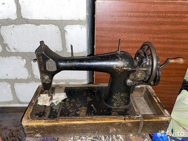 Швейная машина ручная старая с колпаком