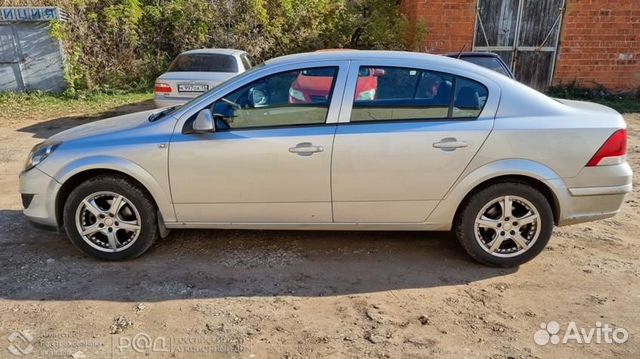 Opel Astra 1.8 МТ, 2014, 290 775 км