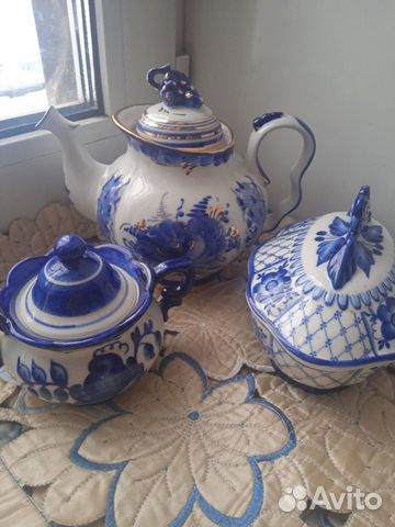 Чайник, сахарница и конфетница Гжель