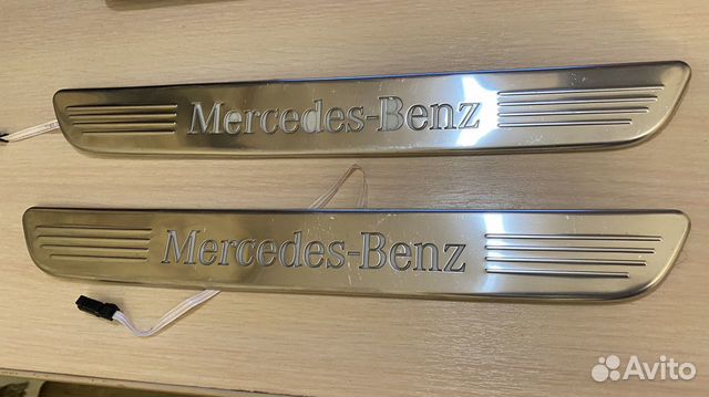 Накладка порога с подсветкой на Mercedes W205 X253