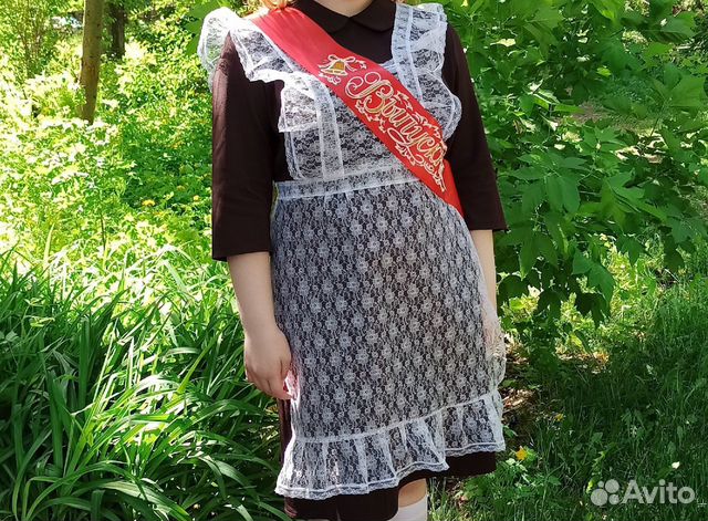 Школьный белый фартук на последний звонок