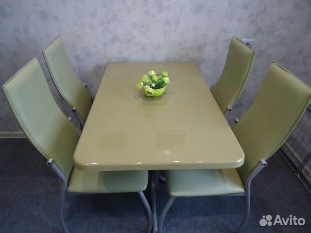 Стол и стулья на кухню Стол и стулья на кухню