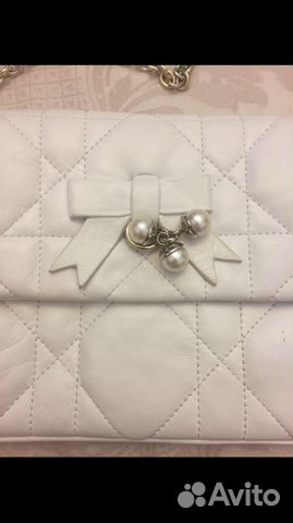 Сумка белая женская Dior на цепочке Сумка белая женская Dior на цепочке
