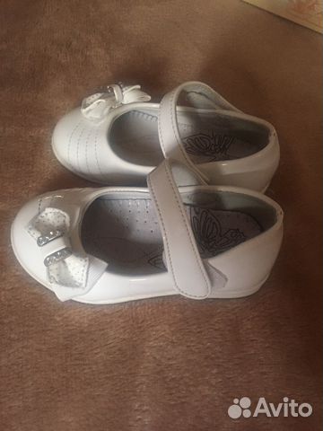 Туфли на праздник лакированные