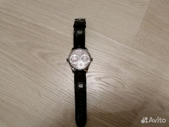 Часы guess