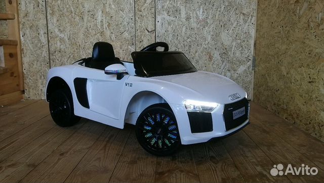 Audi R8 spyder 12 в электромобиль