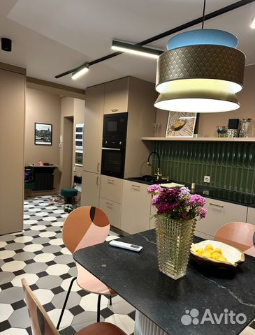 

1-к. квартира, 55 м², 4/4 эт.