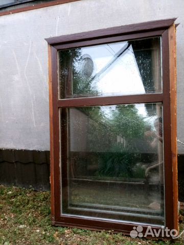 Окно деревянное с стеклопакетом и наличниками