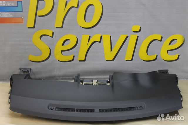 Торпедо Toyota Auris панель приборов