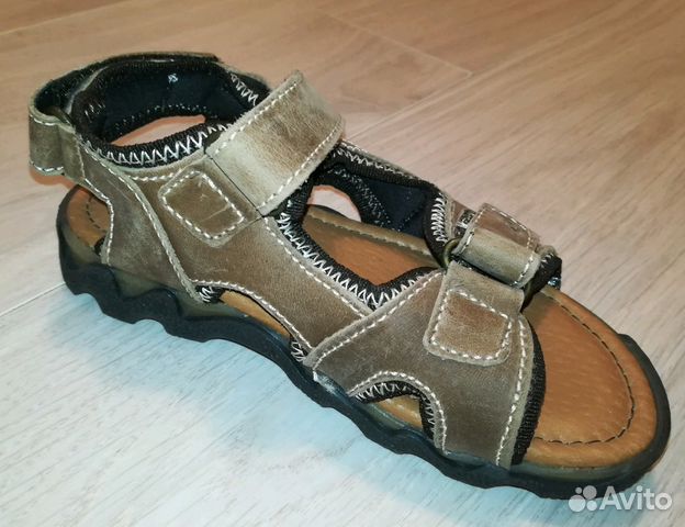 Детские кожаные босоножки новые Детские кожаные босоножки новые