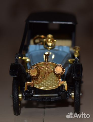Масштабная модель авт-ля Руссо-Балт масштаб 1/43 Масштабная модель авт-ля Руссо-Балт масштаб 1/43