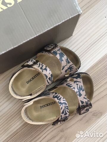 Детские сандалии