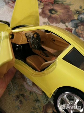 Машинка модель Bburago Porsche Carrera 911 (1997) Машинка модель Bburago Porsche Carrera 911 (1997)