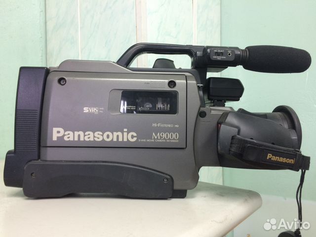 Видеокамера Panasonic M9000