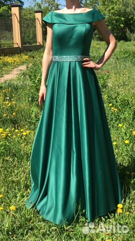 Вечернее платье изумрудного цвета Вечернее платье изумрудного цвета