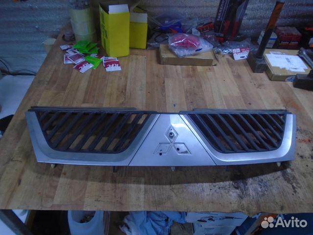 Решетка радиатора Mitsubishi Outlander XL Решетка радиатора Mitsubishi Outlander XL