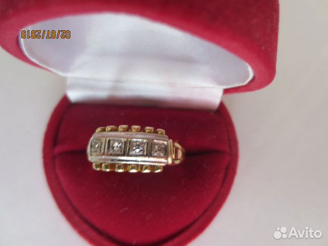 Золотое кольцо с бриллиантами