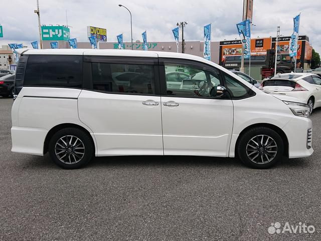 Toyota Voxy 2.0 CVT, 2015, 72 000 км