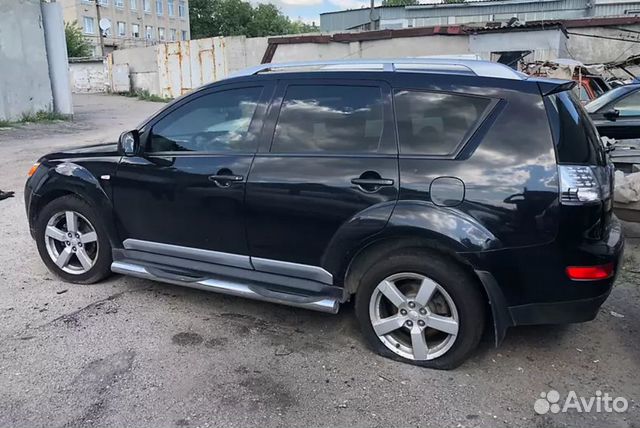 В разборе Mitsubishi Outlander XL 2008 по запчастя