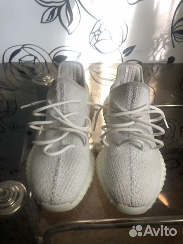 Adidas yeezy boost 350 v2 triple white Adidas yeezy boost 350 v2 triple white