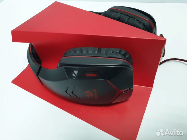Игровые наушники Redragon с микрофоном Игровые наушники Redragon с микрофоном