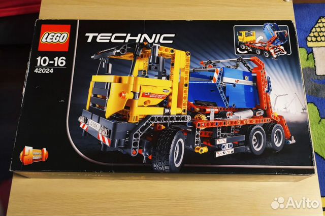 Lego Technic 42024 контейнеровоз