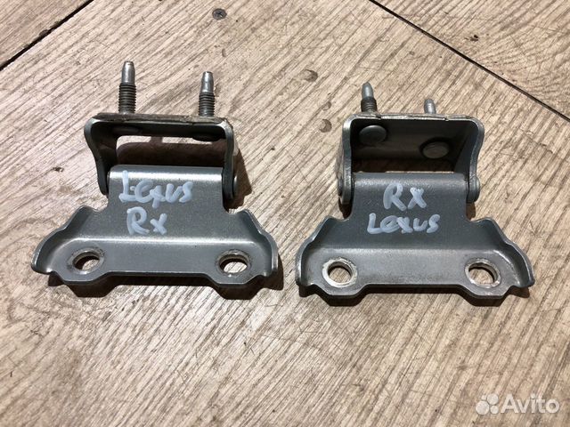 Петля крышки багажника Lexus RX2 03-08 Петля крышки багажника Lexus RX2 03-08