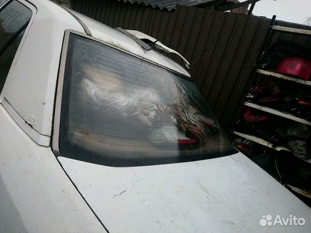 Заднее стекло на Мерседес W124 седан Заднее стекло на Мерседес W124 седан
