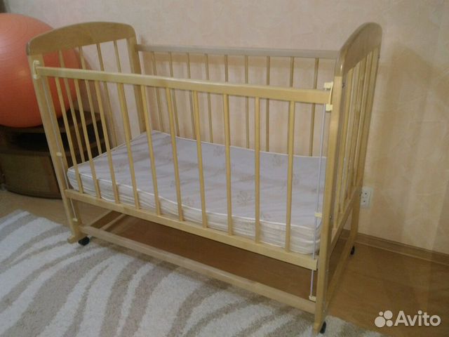 Кроватка детская с матрасом и бортиками