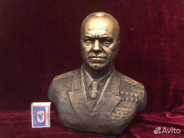 Бюст Маршал Жуков СССР