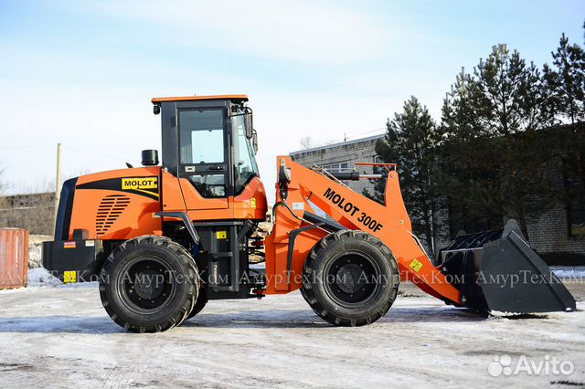 Фронтальный погрузчик Molot 300F Фронтальный погрузчик Molot 300F