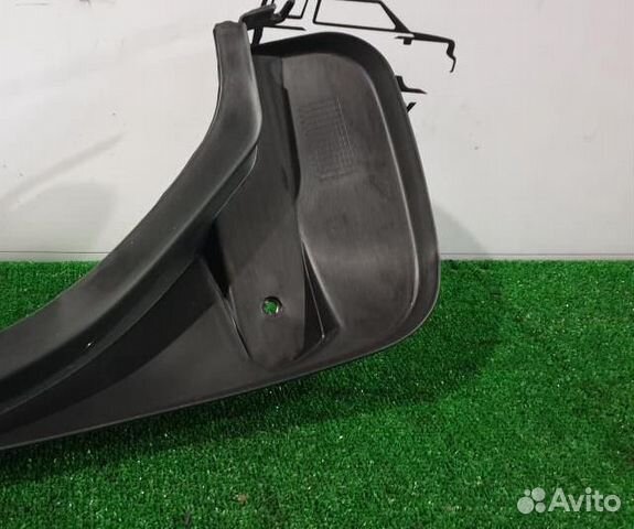 Брызговик передний правый RRV под стацион. поднож