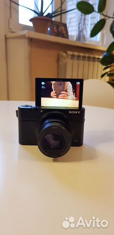 Компактный фотоаппарат и чехол Sony DSC RX100 lll Компактный фотоаппарат и чехол Sony DSC RX100 lll