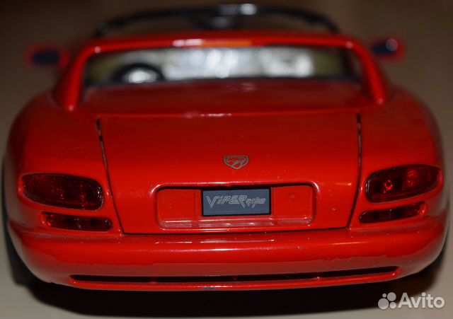 Масштабная модель Dodge viper масштаб 1/18